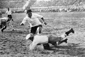 El Manco Divino - The One-Armed God -Héctor Castro -(1904 - 1960)- A Short of Biog of Uruguayan Football Legend